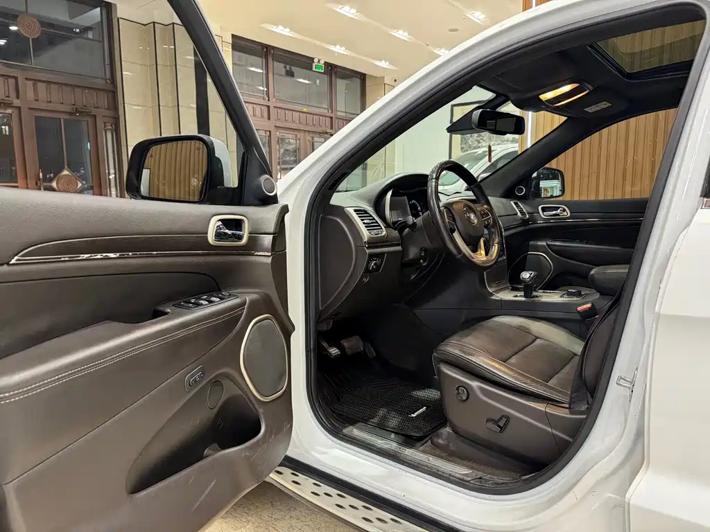 Grand Cherokee (Import) 3.6 L Flagship Premium Joy