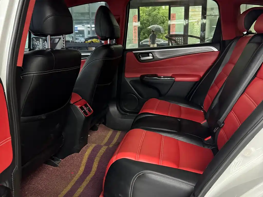 Jade 1.8 L Auto Comfort 5-seat