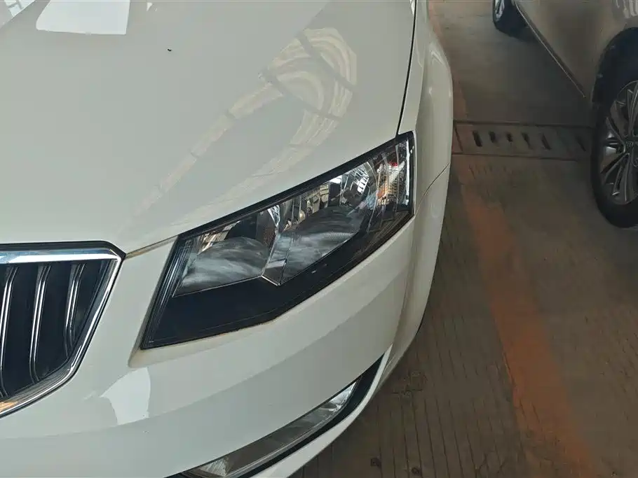 Octavia 1.6 L Auto Creation