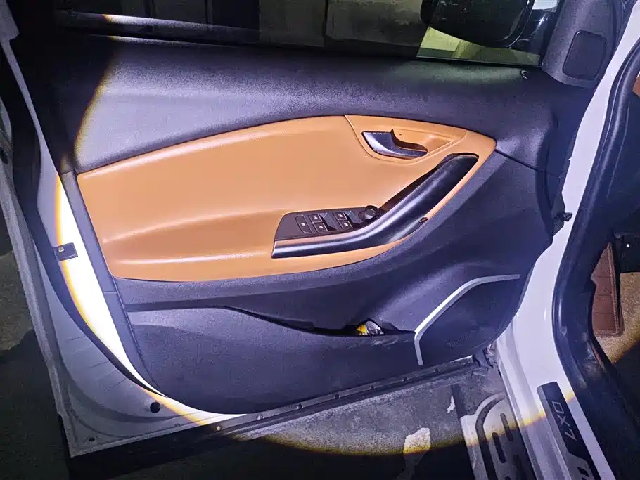 Soueast DX7 1.5 T Auto Glory