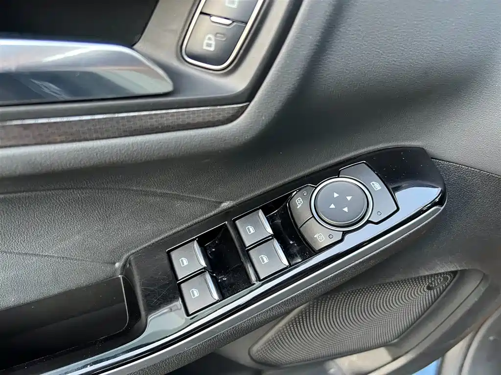 Escape EcoBoost 245 4 WD Shine Enjoyment