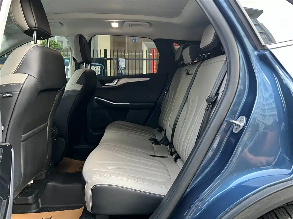 Escape EcoBoost 245 4 WD Shine Enjoyment