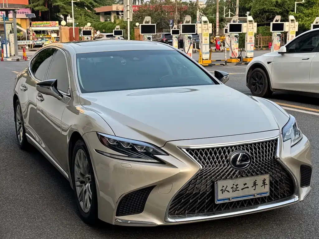 Lexus LS 500 h Luxury CN-V