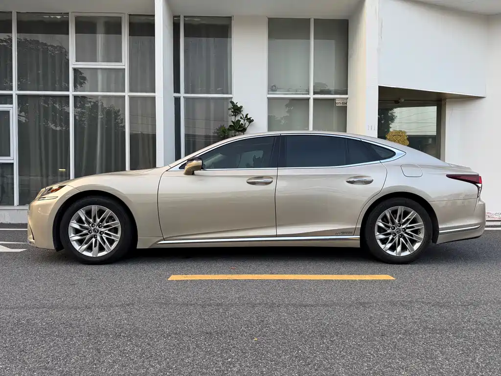 Lexus LS 500 h Luxury CN-V