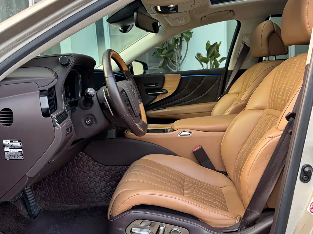 Lexus LS 500 h Luxury CN-V