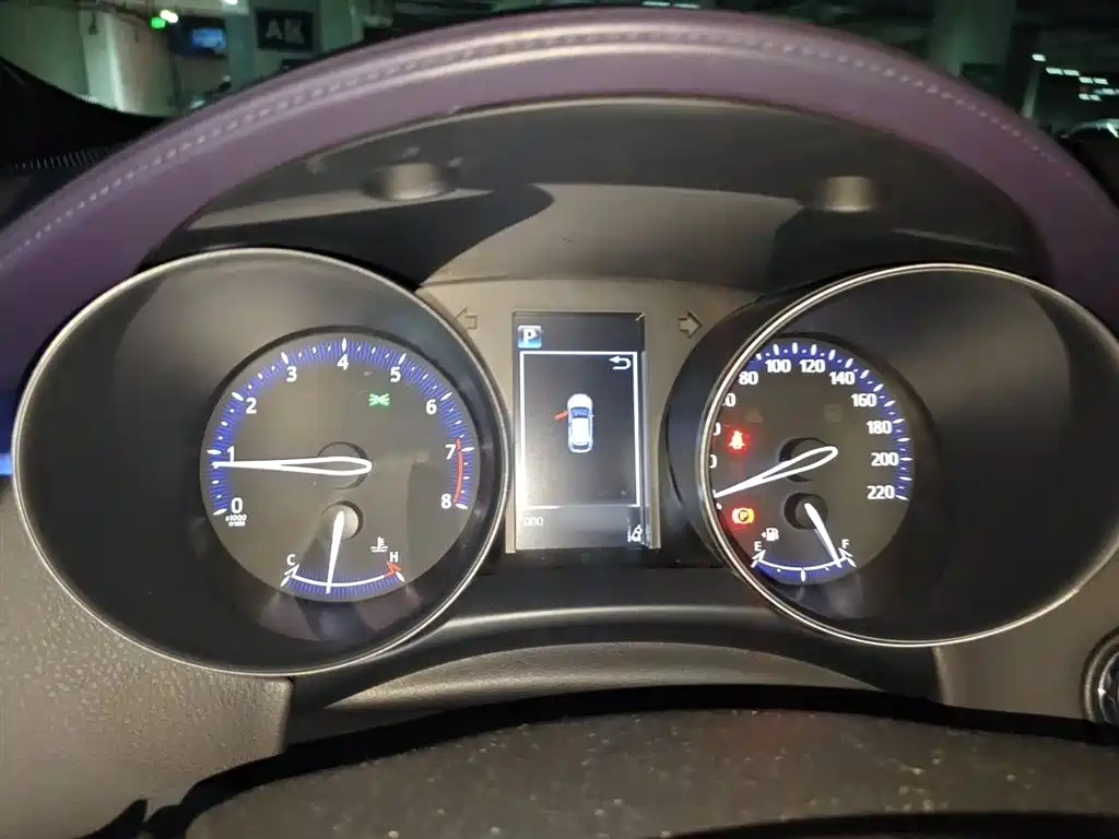 Toyota C-HR 2.0 L Leading Sunroof CN-VI