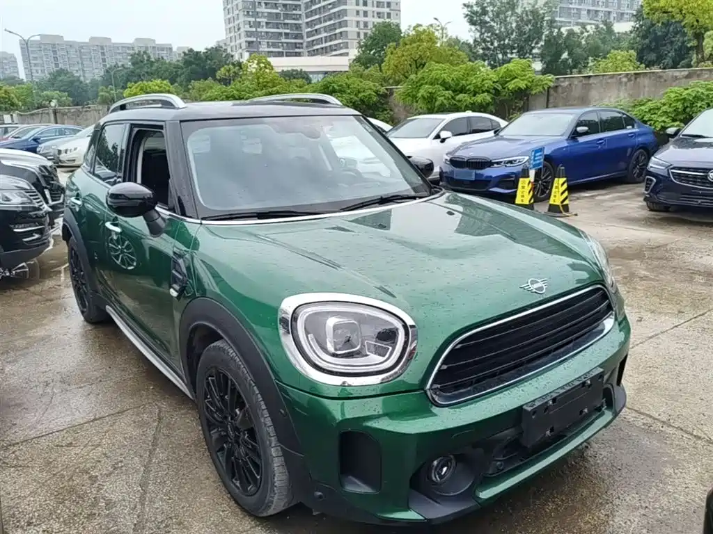 MINI COUNTRYMAN 1.5 T COOPER Connoisseur