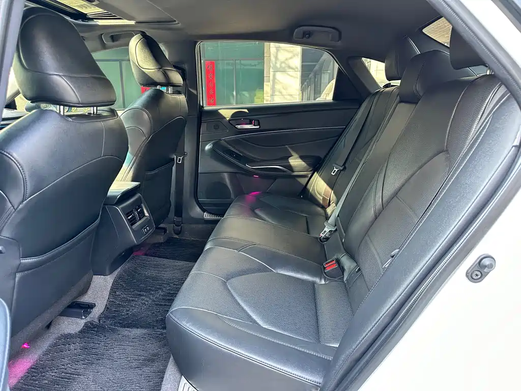 Avalon 2.5 L Luxury