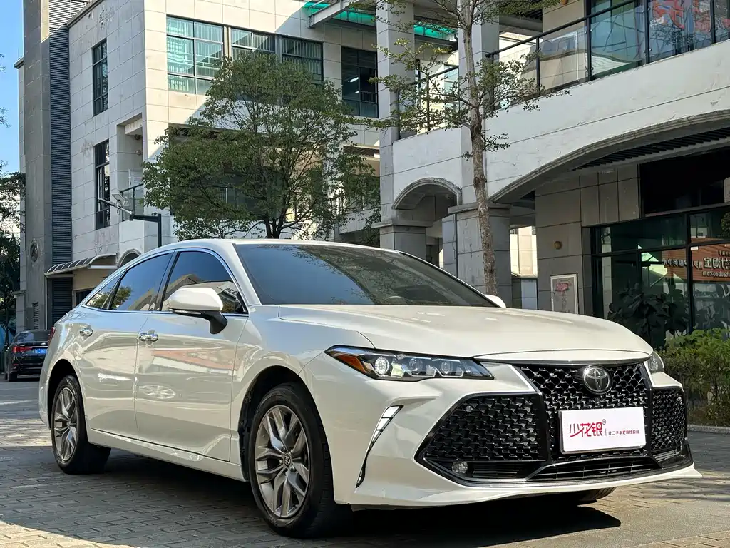 Avalon 2.5 L Luxury