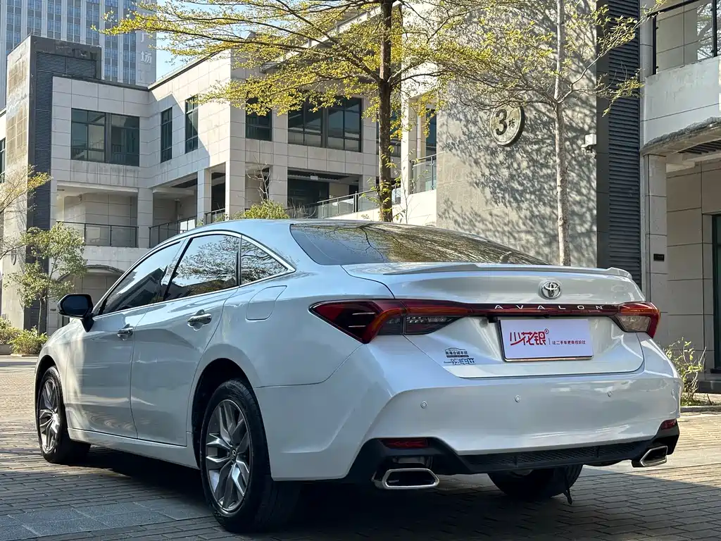 Avalon 2.5 L Luxury