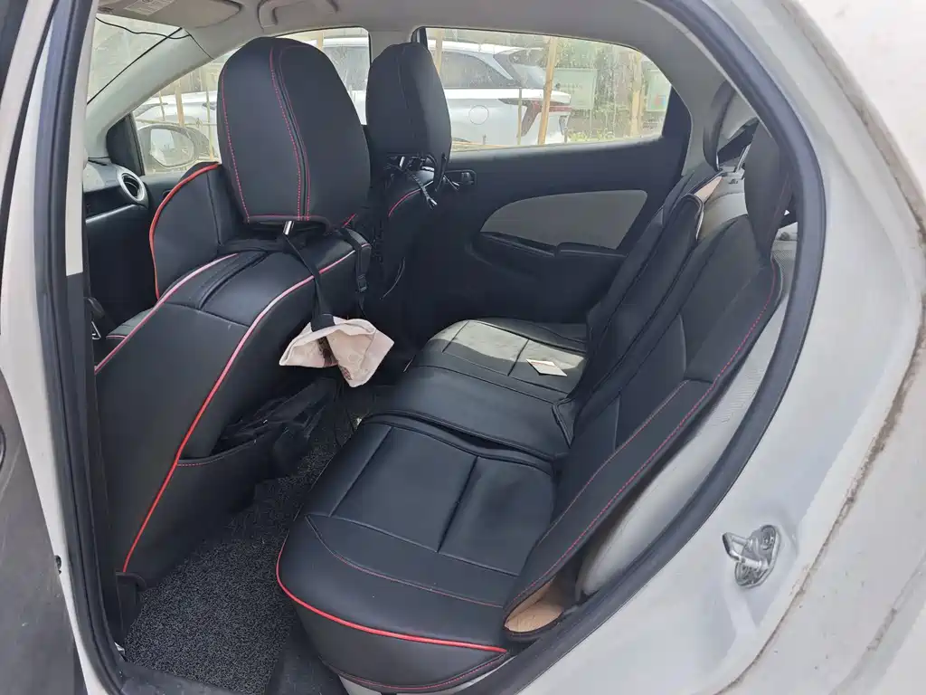 Mazda 2 马自达2 2012款 两厢炫动 1.3 L 自动标准版