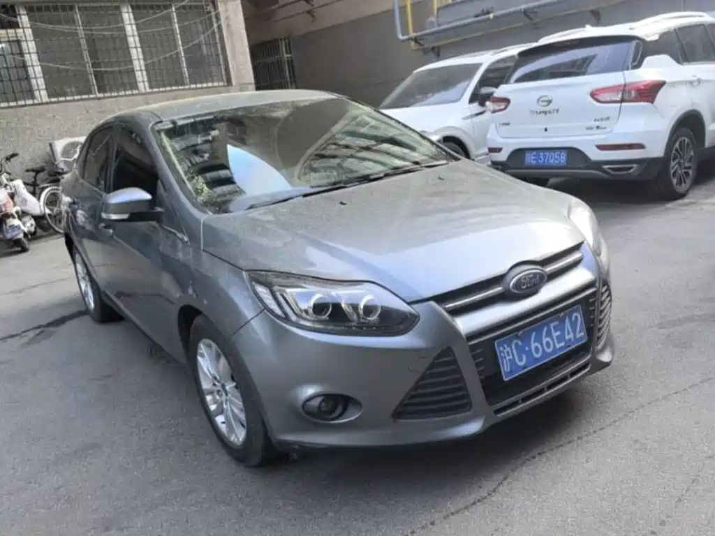 Focus Sedan 1.6 L Manual Comfort