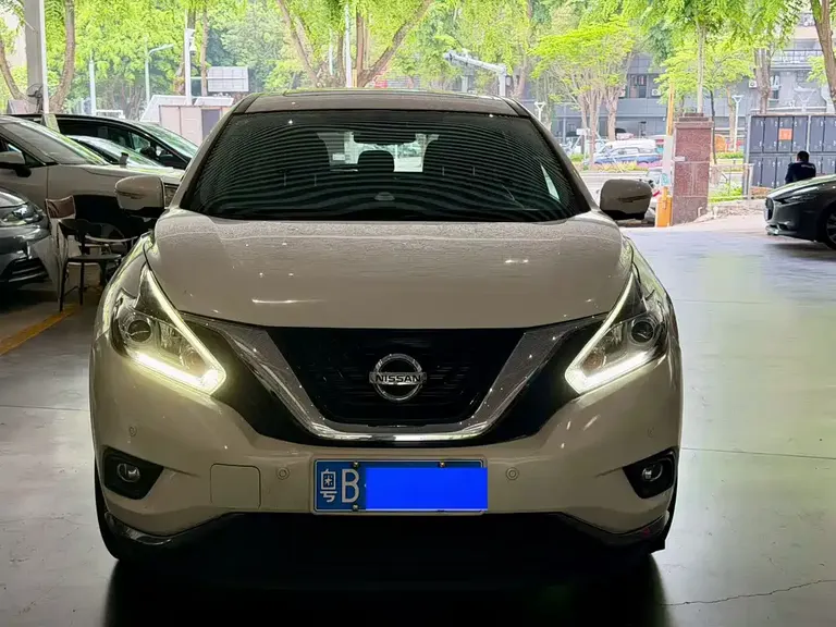 Nissan Murano 2.5 L XL 2 WD Connected Luxury CN-VI