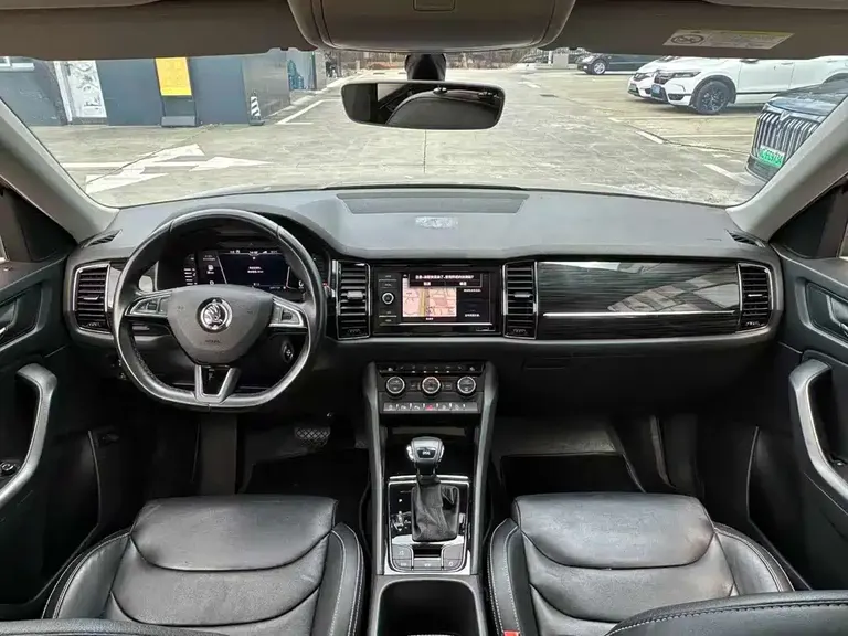 Skoda Kodiaq 柯迪亚克 2019款 改款 TSI330 7座两驱豪华优享版 国VI