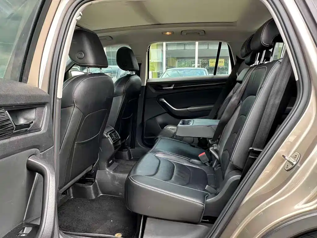 Kodiaq 柯迪亚克 2019款 改款 TSI330 7座两驱豪华优享版 国VI