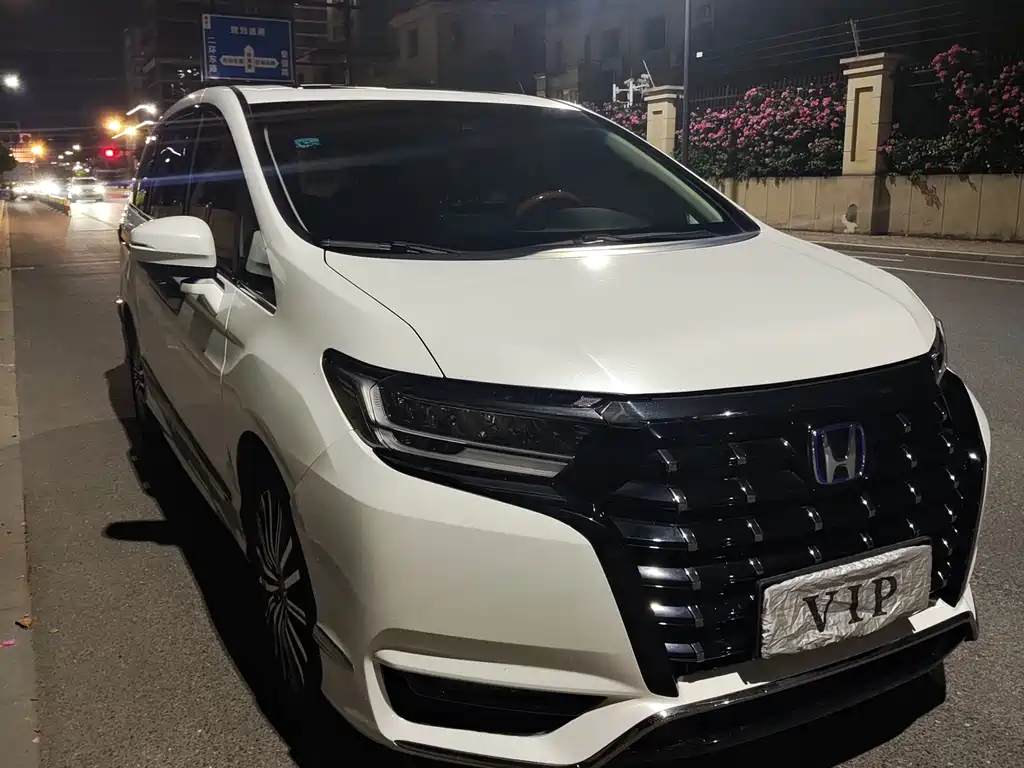 Elysion 2.0 L e:HEV Luxury