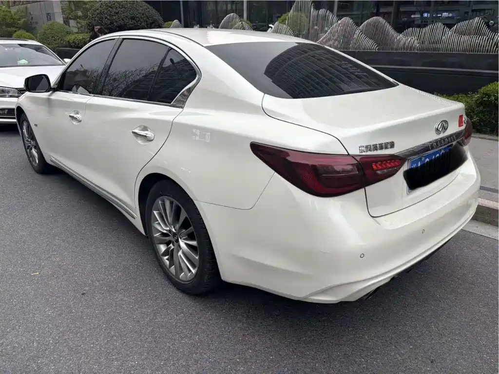 Infiniti Q50 L 2.0 T Comfort Enjoyment CN-V