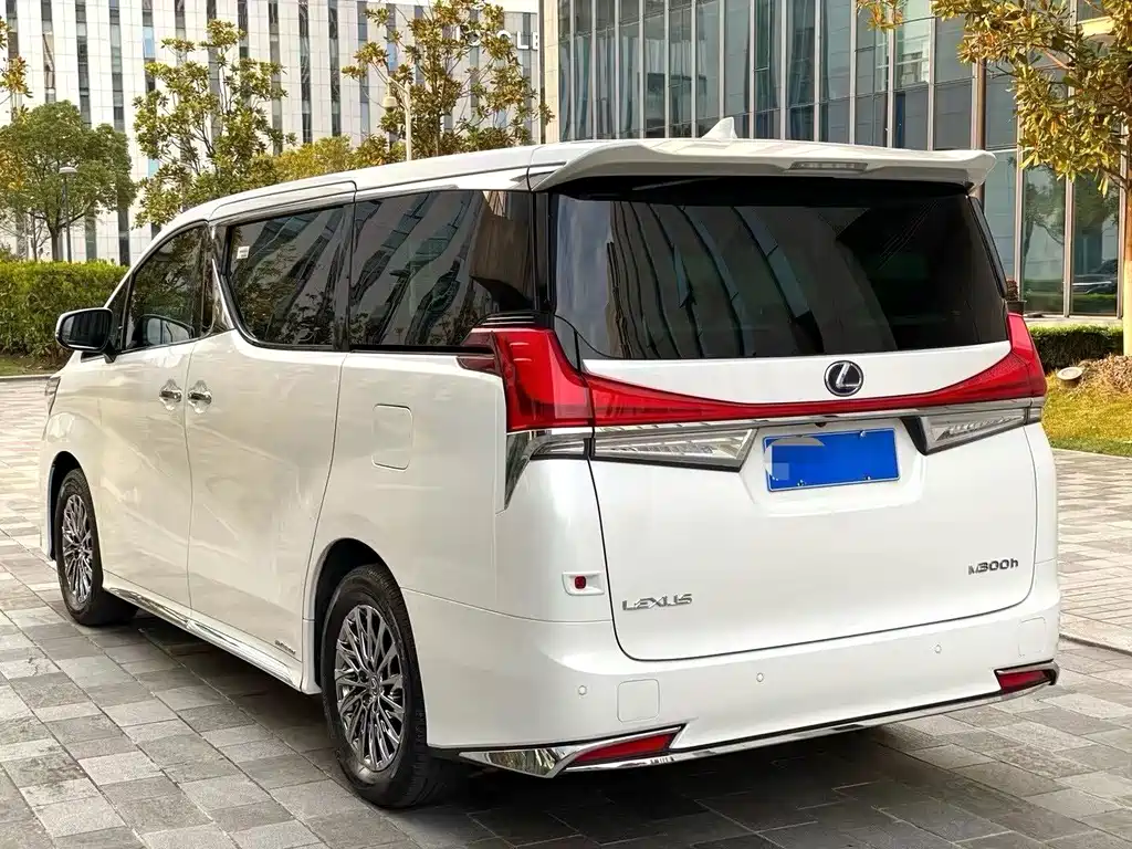 Lexus LM 300 h 7-seat Elegant