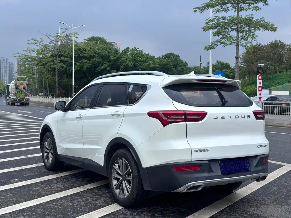 Jetour X70 1.5 T Auto Joy Travel
