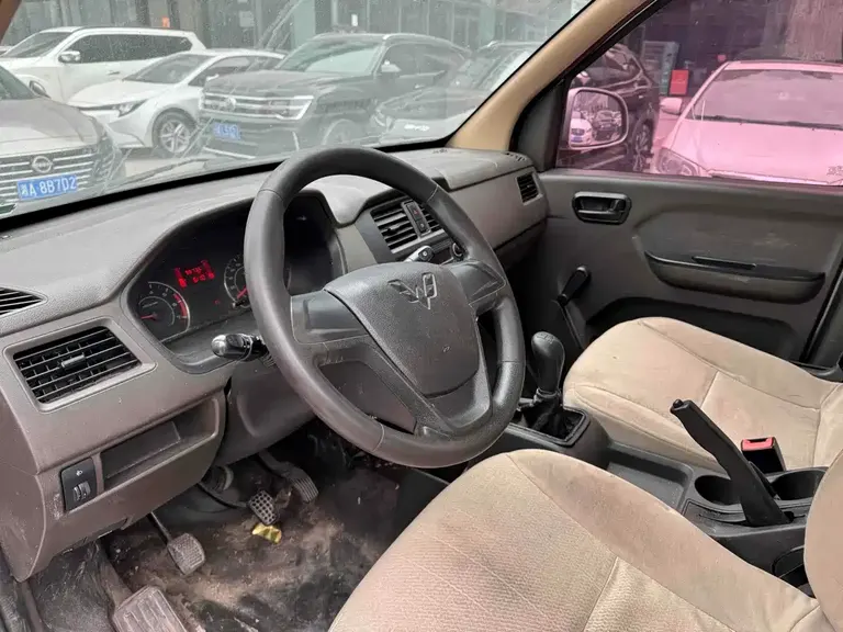 Wuling Rongguang 1.2 L S Basic