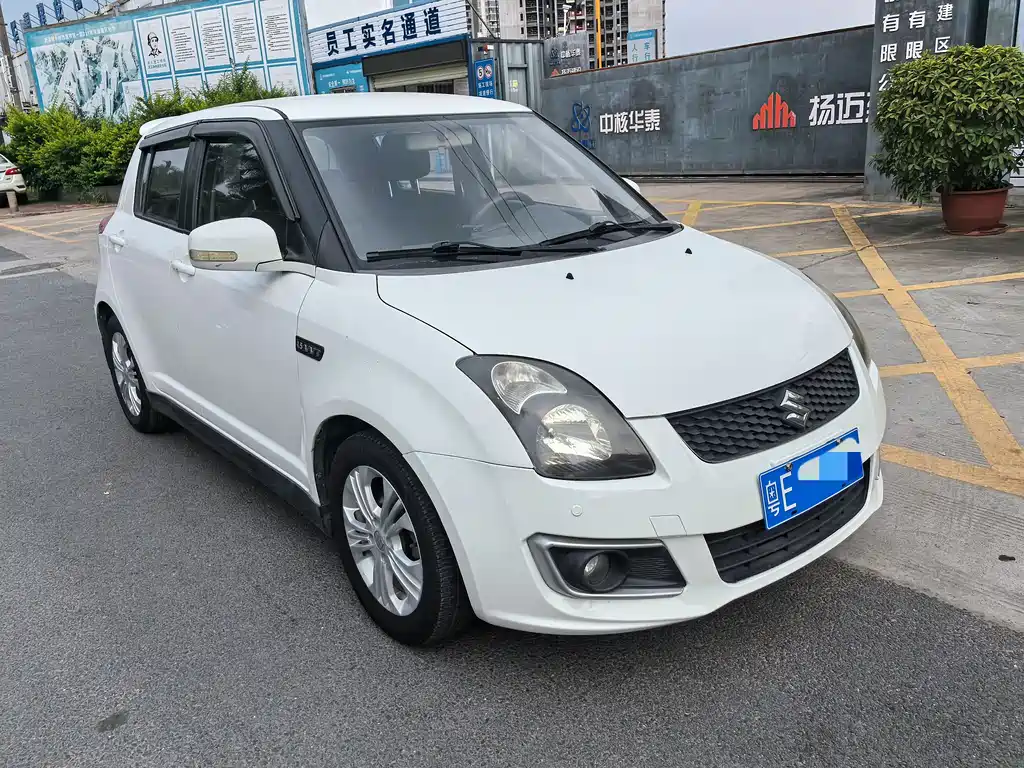 Swift 1.5 L Auto Standard