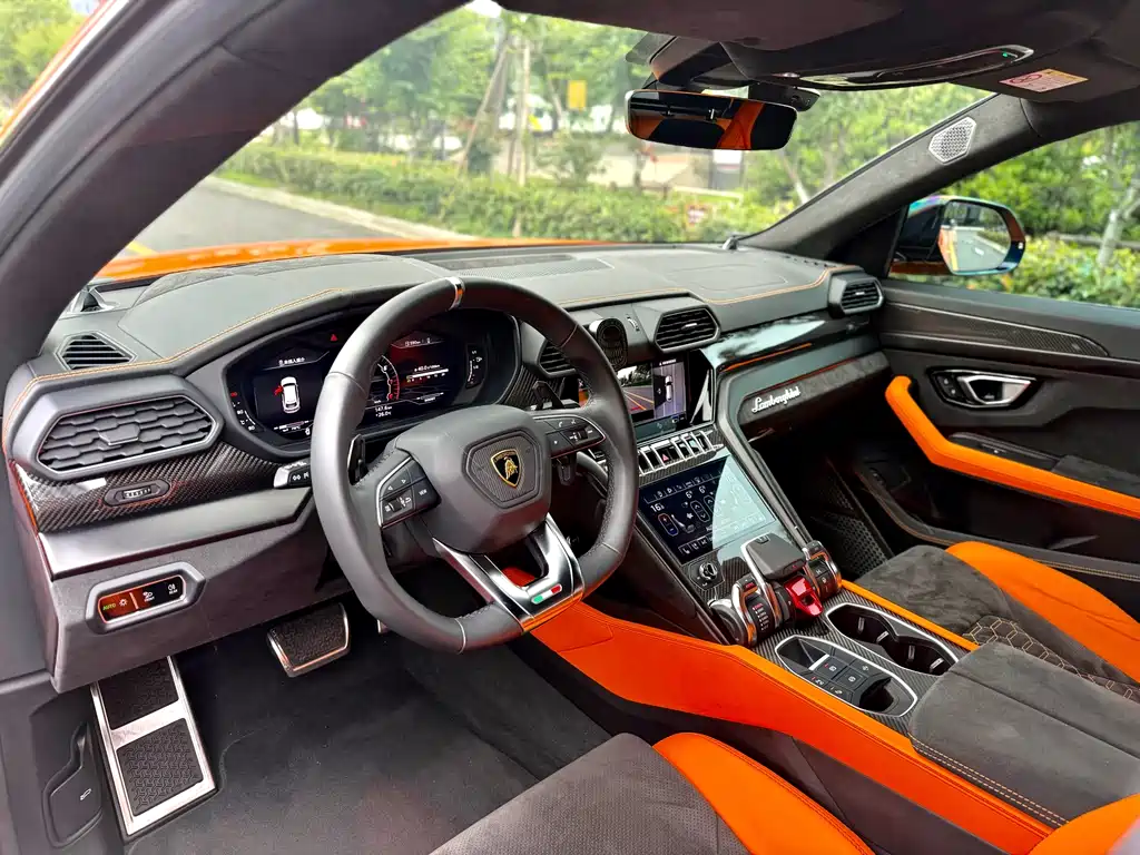 Urus 4.0 T V8