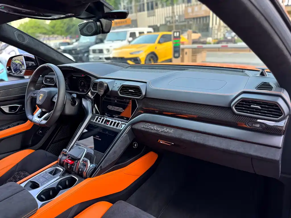 Urus 4.0 T V8