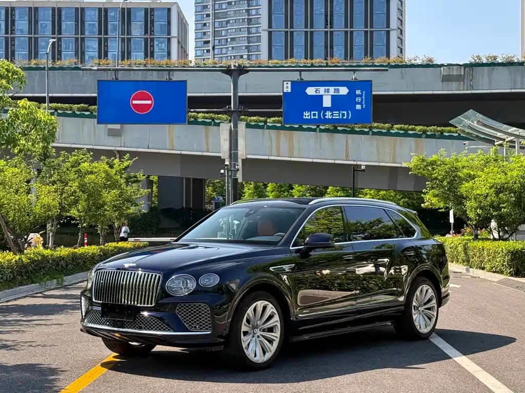 Bentayga 4.0 T V8 LWB Range Elegant Degree