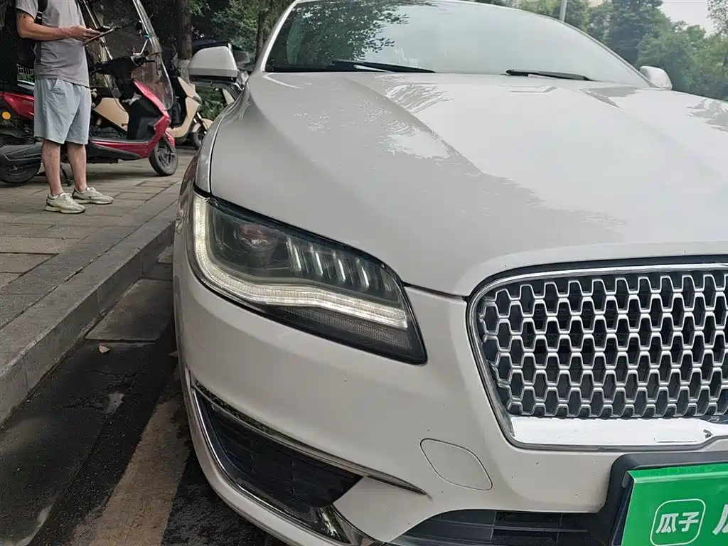 Lincoln MKZ 2.0 T Premium