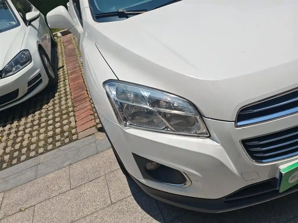 Tracker 1.4 T Auto 2 WD Luxury