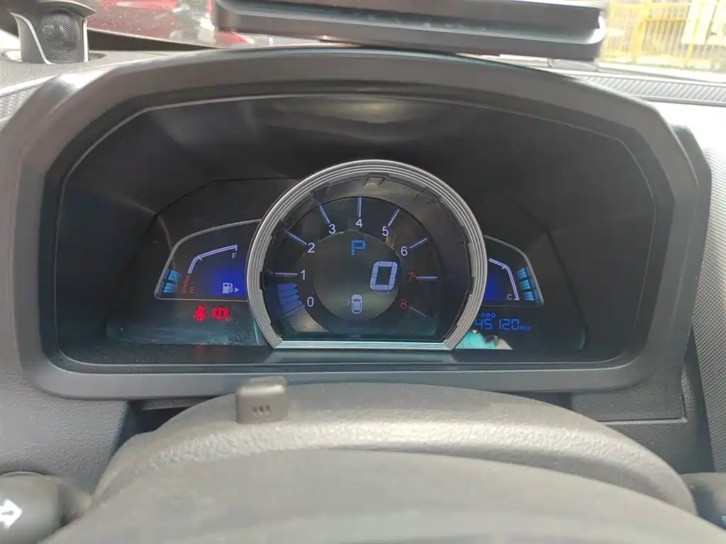 URX 6 SUV 1.8 T Fashion