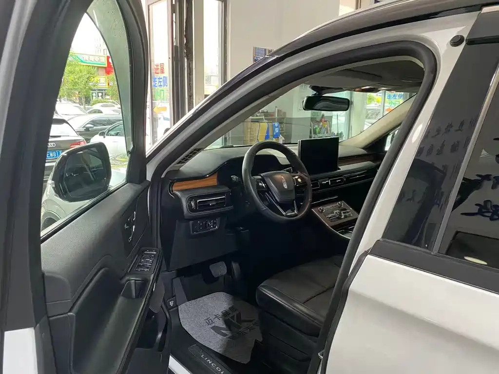Aviator 3.0 T V6 4 WD Premium