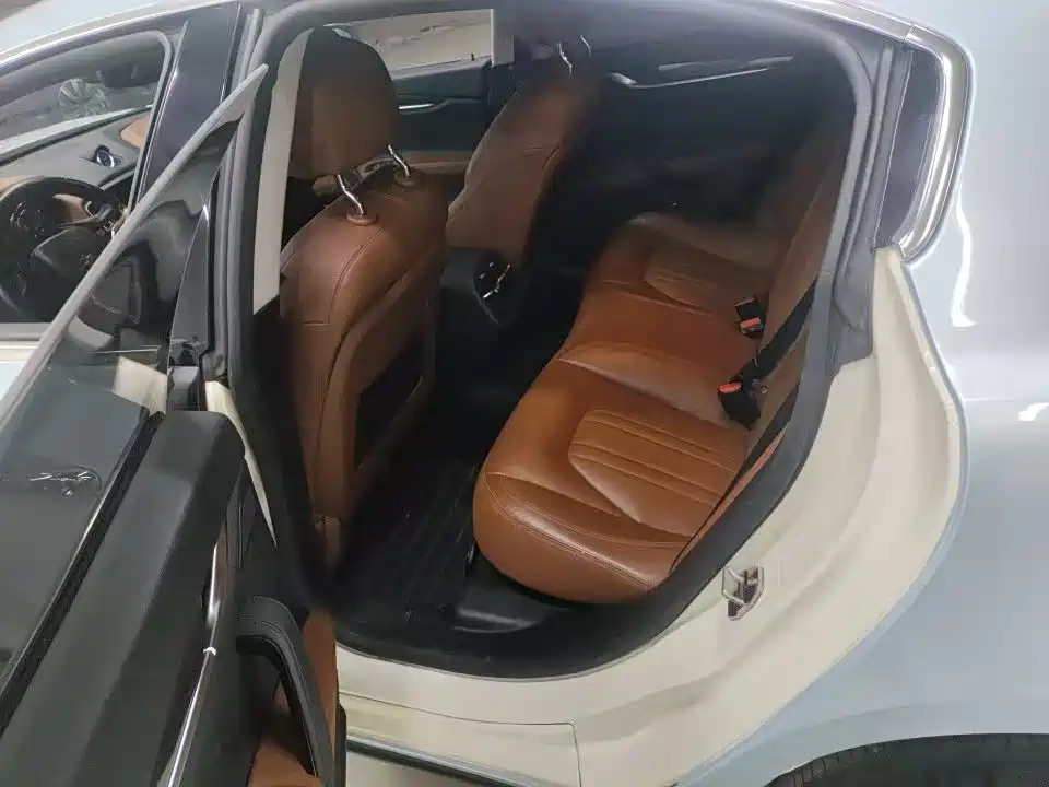 Ghibli 2.0 T Sharp Edge