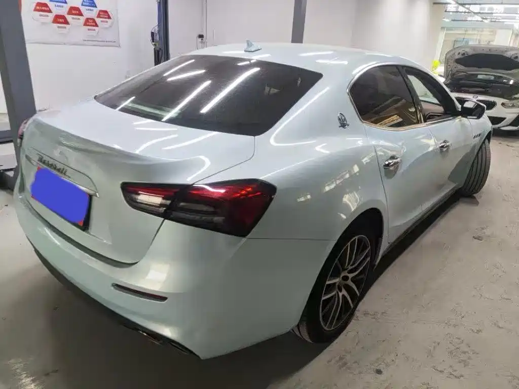 Ghibli 2.0 T Sharp Edge
