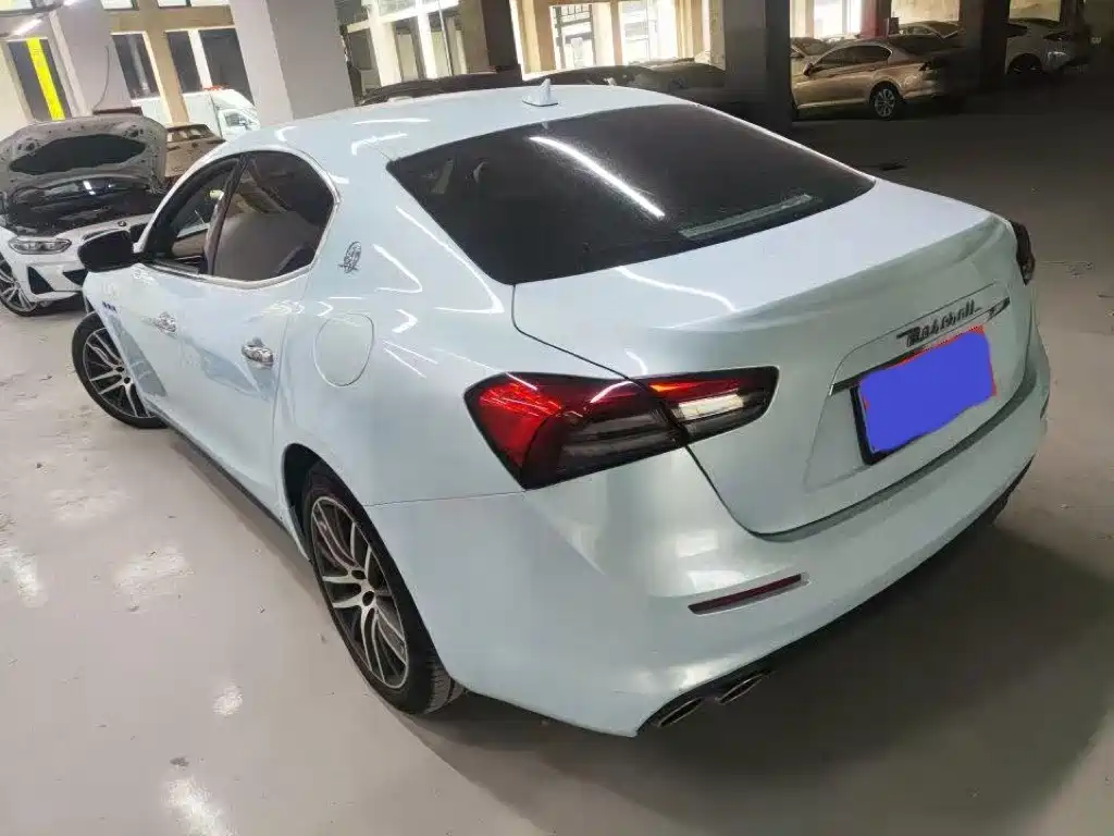 Ghibli 2.0 T Sharp Edge
