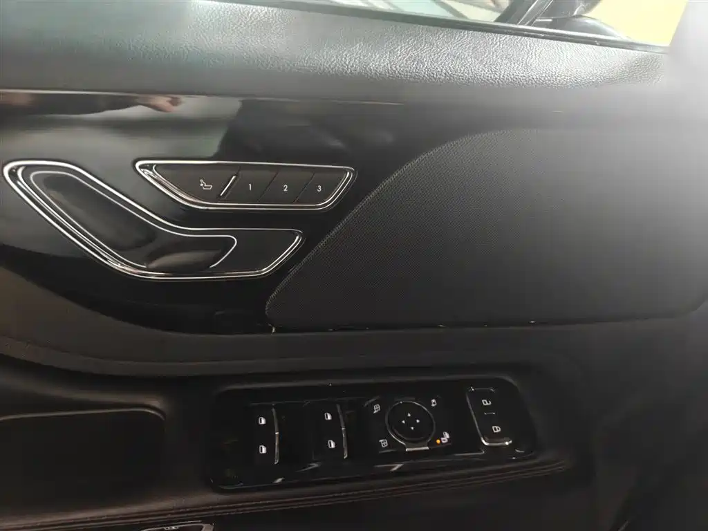 Aviator 3.0 T V6 4 WD Premium
