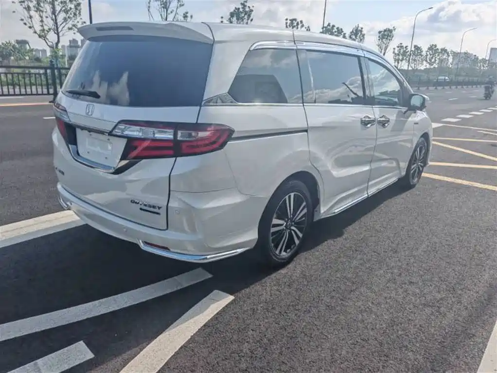 Odyssey 2.0 L Sharp· Premium