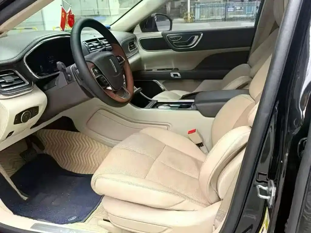 Lincoln Continental 2.0 T 2 WD Premium
