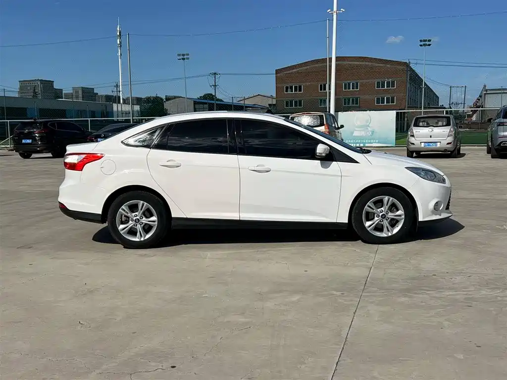 Focus Sedan 1.6 L Auto Style