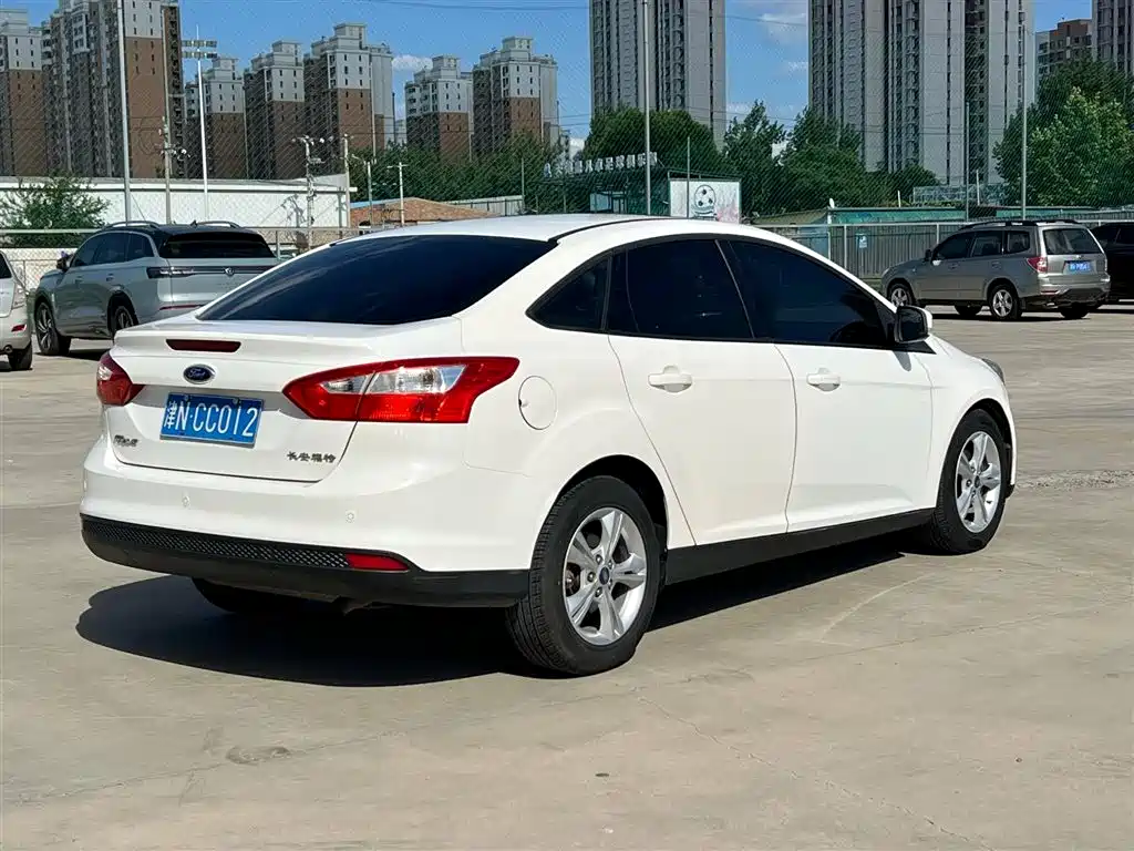 Focus Sedan 1.6 L Auto Style