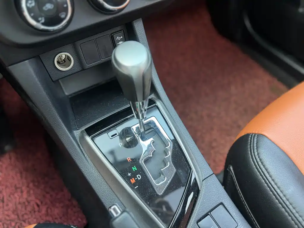 Levin 雷凌 2014款 1.8 GS CVT精英版