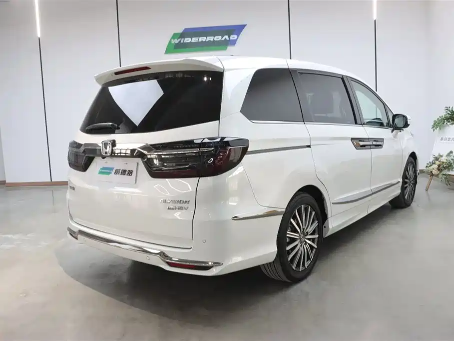 Elysion 2.0 L e:HEV Luxury Early Enjoyment