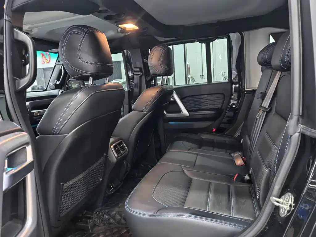 BAIC BJ40 2.0 T City Hunter Glory