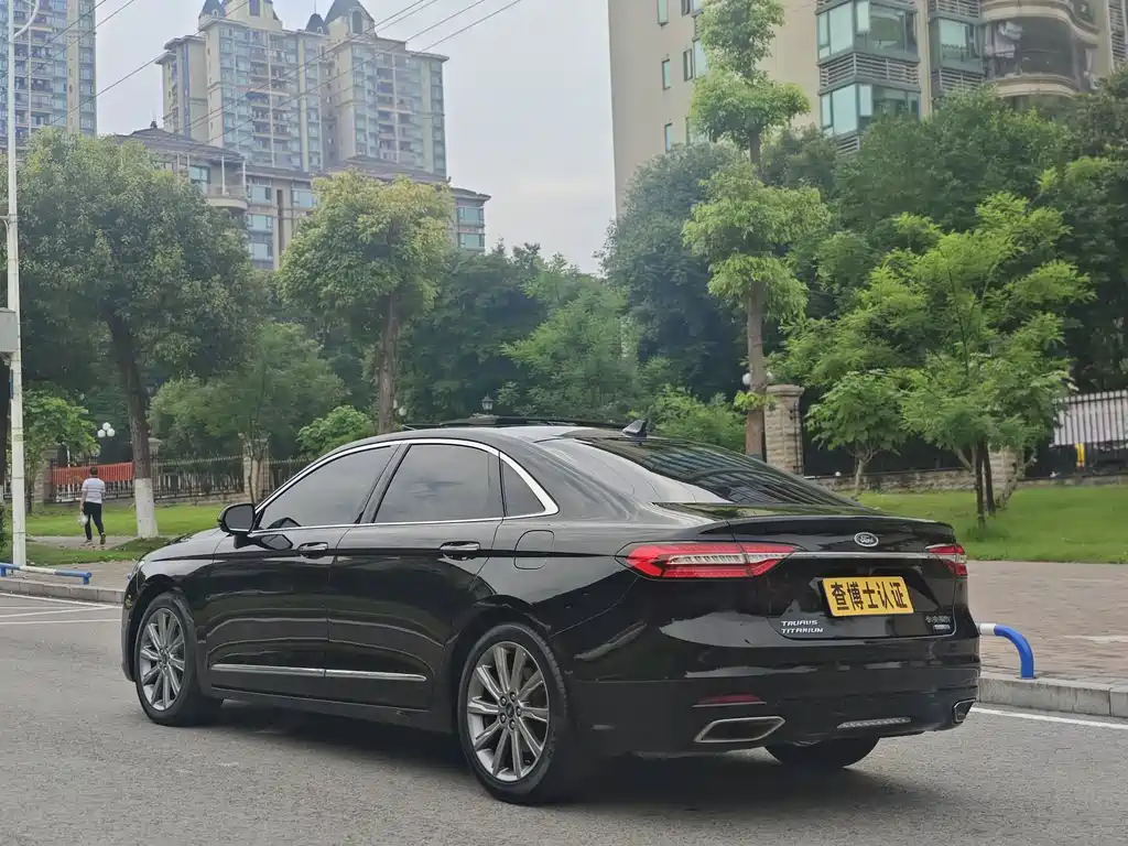 Taurus EcoBoost 245 Premium