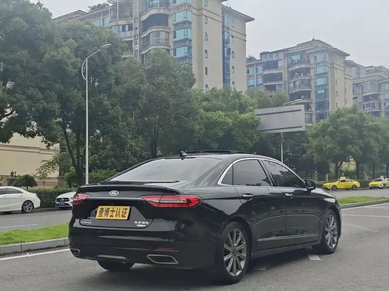 Ford Taurus EcoBoost 245 Premium