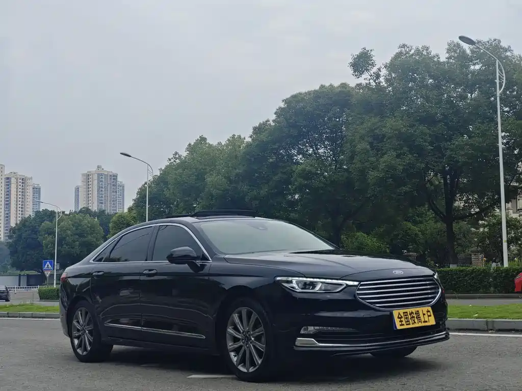 Taurus EcoBoost 245 Premium