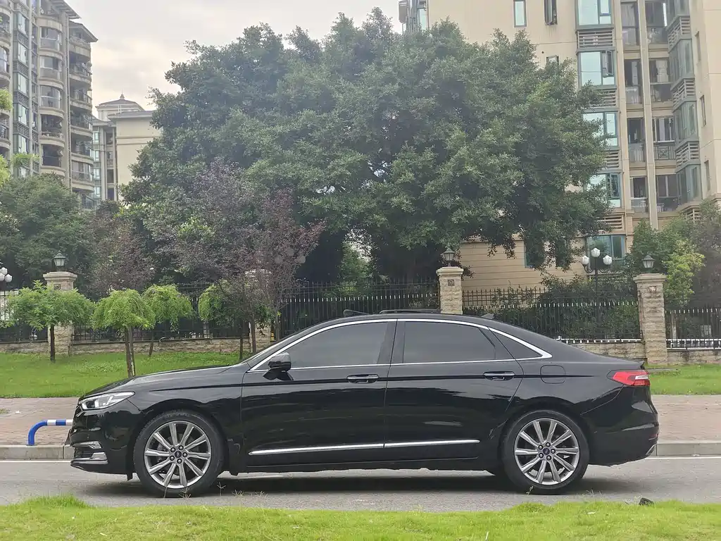 Taurus EcoBoost 245 Premium
