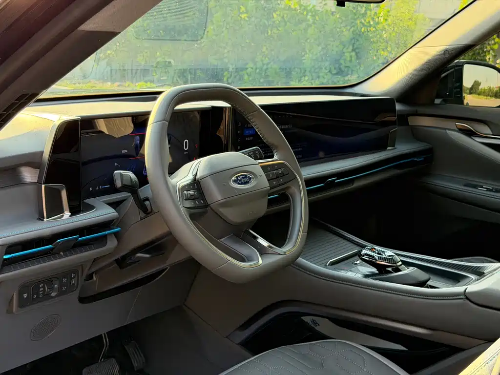 Edge Edge L 2.0 T EcoBoost E Hybrid 2 WD 7-seat Luxury