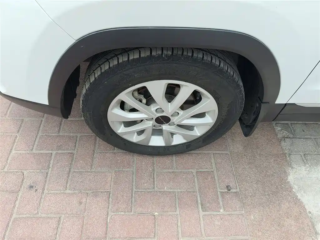 BAIC X3 1.5 L Manual Glory