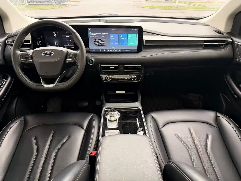 Edge PLUS EcoBoost 245 2 WD Platinum Sharp 5-seat